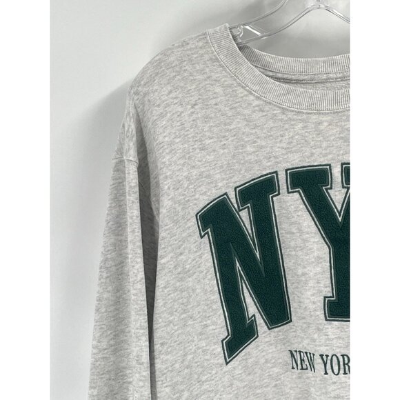 Hollister Gray Crew Neck Sweatshirt NYC Sz Large Preppy Relaxed - Picture 2 of 6